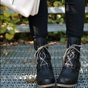 ::SOLD:: SOREL // Joan Of Arctic Wedge Mid